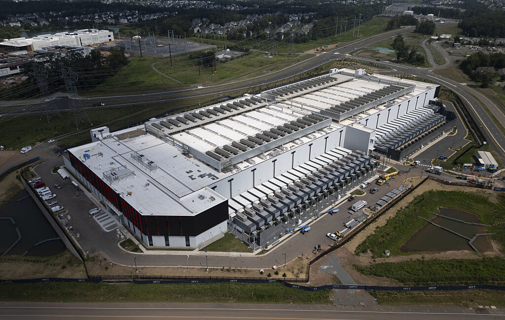 Os consumidores estão condenados a pagar mais pela eletricidade devido à construção de data centers?