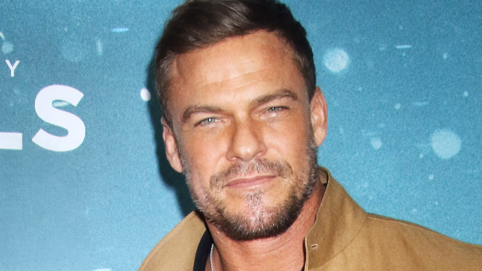 19 anos depois, Forgotten Fantasy Gem de Alan Ritchson está oficialmente dominando o streaming nos EUA