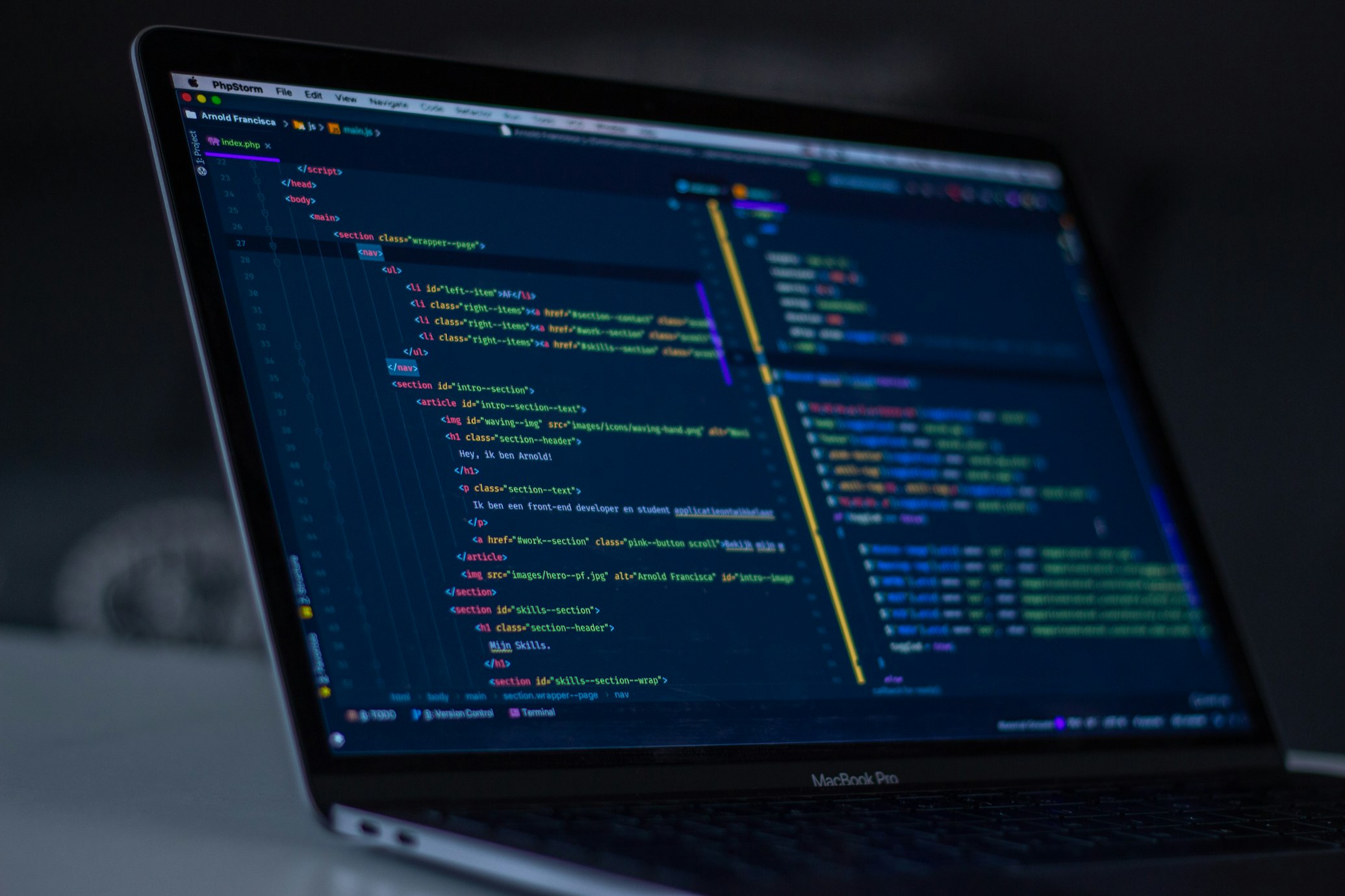 Não bloqueie o loop de eventos: dimensionando a renderização pesada de vídeo com Node.js, Redis e BullMQ